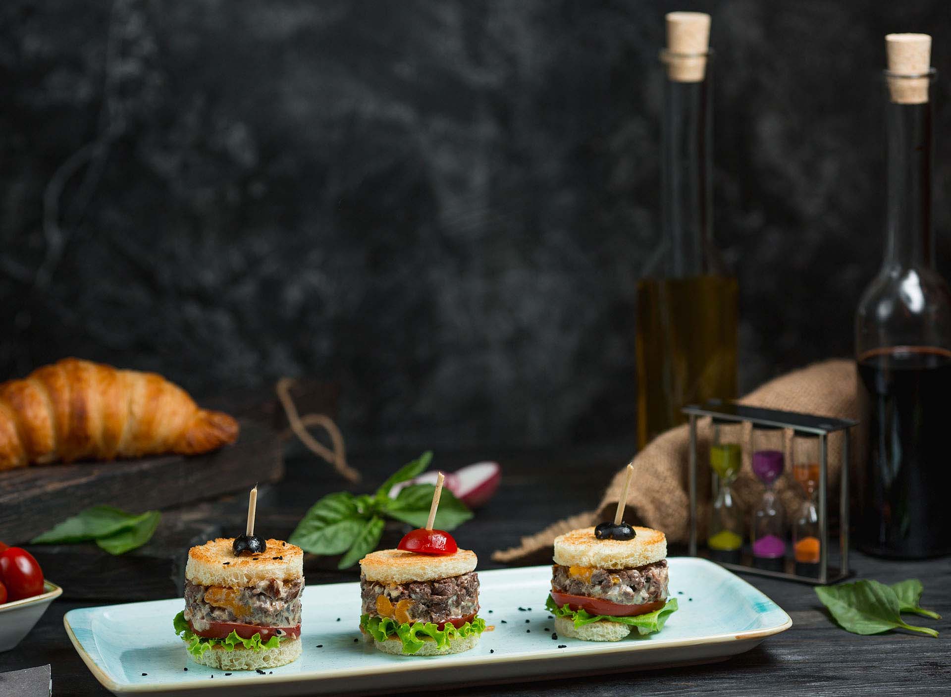 sliders-beef-food-tableware-ingredient-finger-food-1718854-pxhere.com